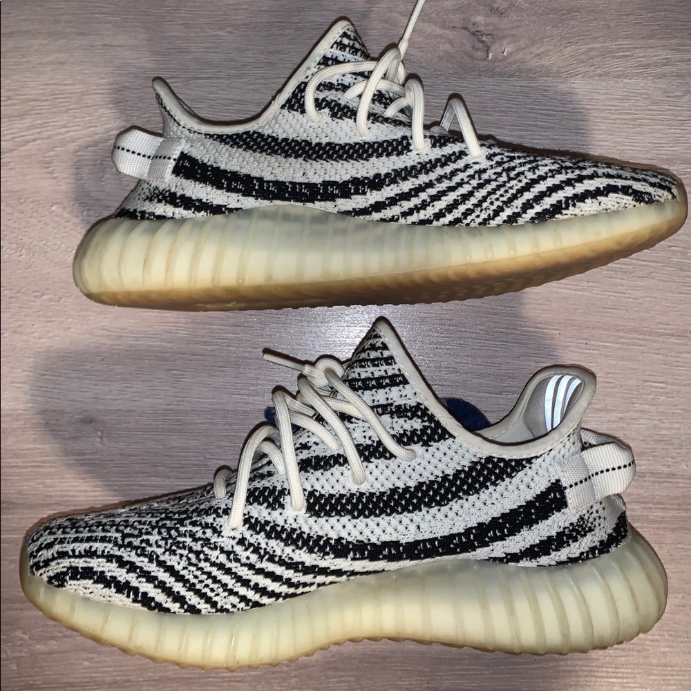 Yeezy Boost 350 V2 Zebra - Picture 5 of 6